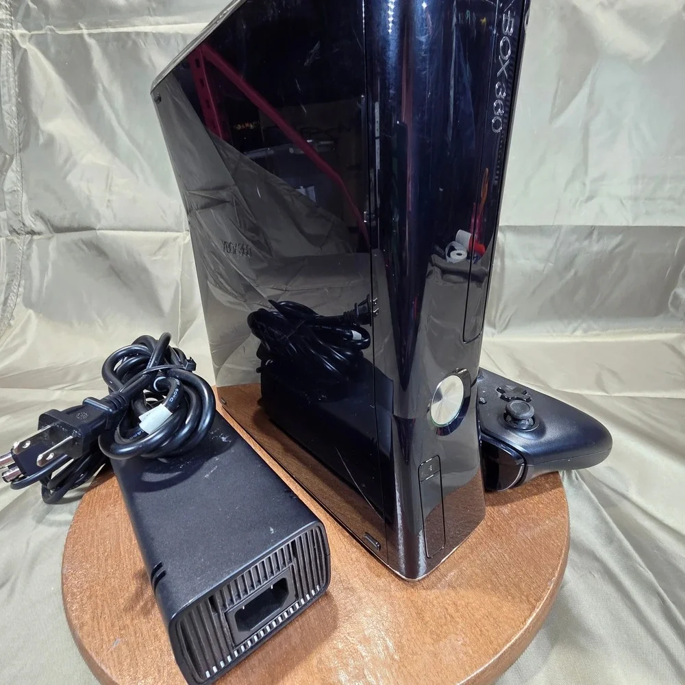 Microsoft Xbox 360 S Console Model 1439 Gloss Black 2 Controllers Bundle Tested